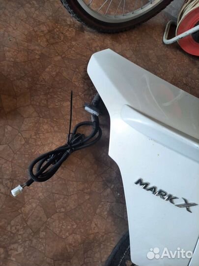 Крышка багажника Toyota Mark X