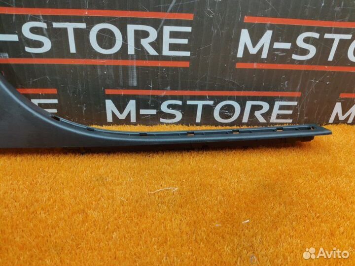 Накладка на порог салона левая Volkswagen Touareg