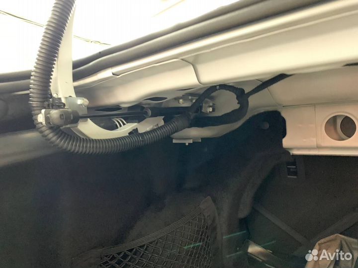 Амортизаторы багажника на Весту, Гранту седан