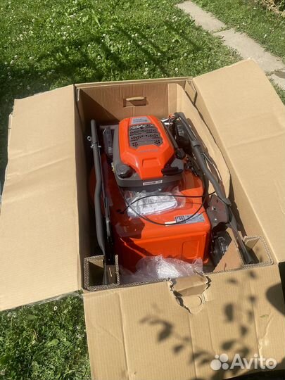 Газонокосилка бензиновая husqvarna LB 256SP