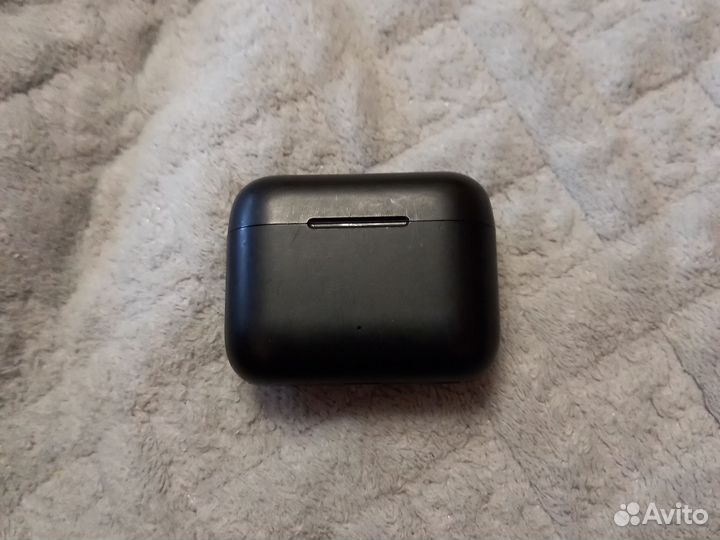 Контейнер для наушников