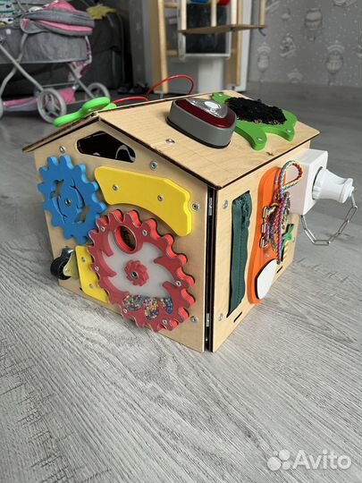 Бизиборд домик