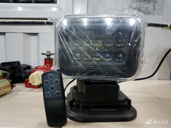 LED прожектор для катера машины трактора