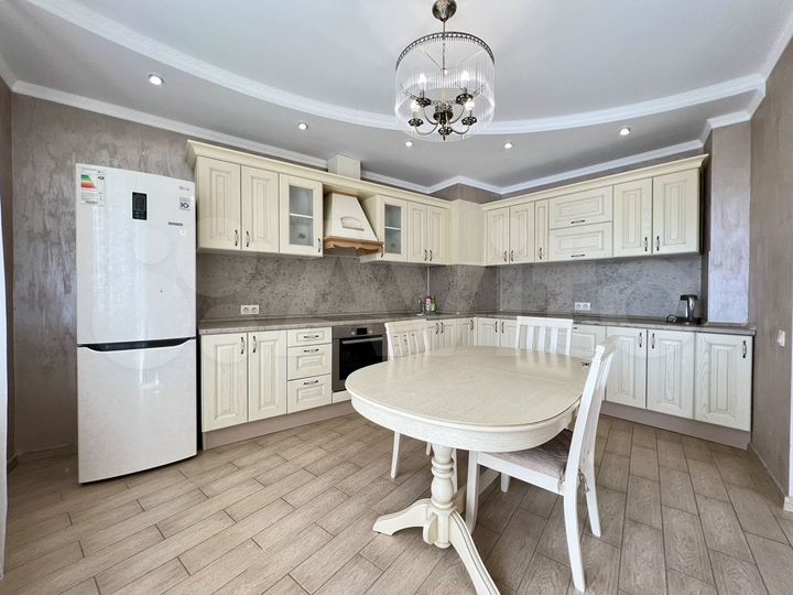 2-к. квартира, 80 м², 7/20 эт.