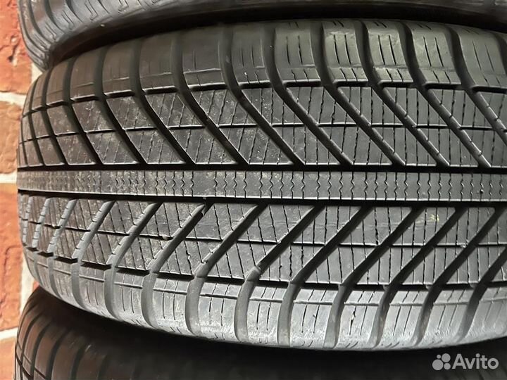 Goodyear Vector 4Seasons 205/55 R16 91V