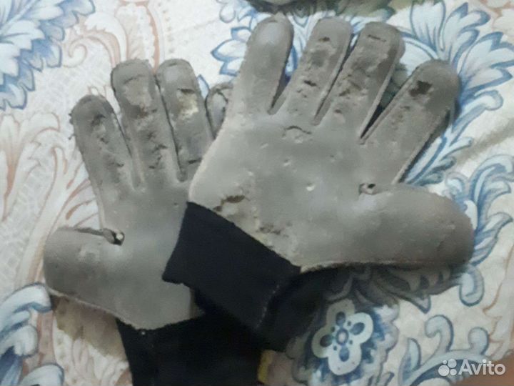 Вратарские перчатки demix