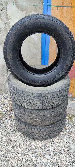 Bridgestone Blizzak DM-V2 265/65 R17