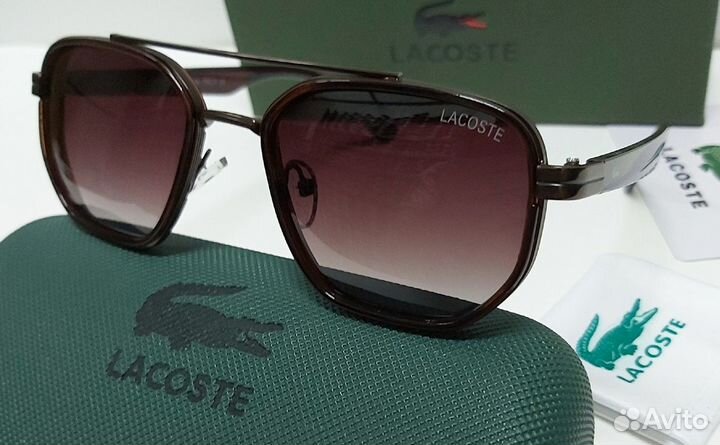 Солнцезащитные очки Lacoste