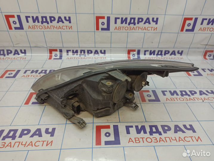 Фара правая Ford Focus 2 1744971