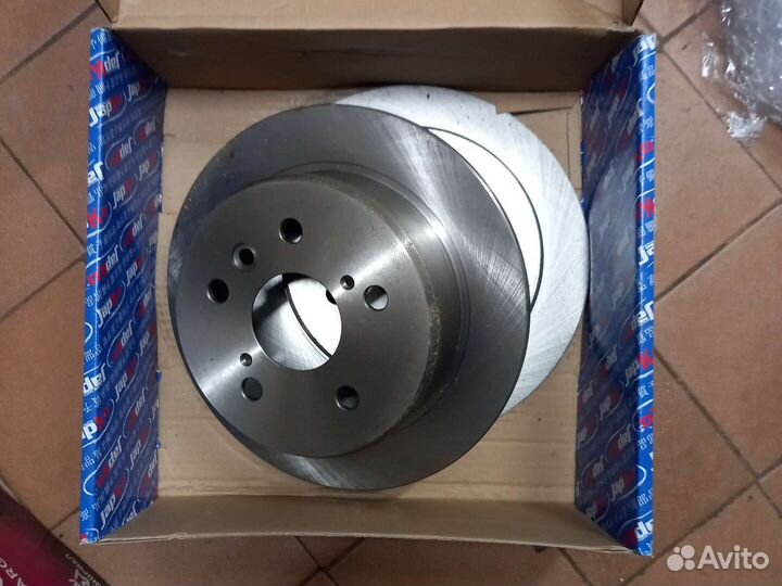 Диск тормозной задний Toyota Camry V10 V20 Lexus E