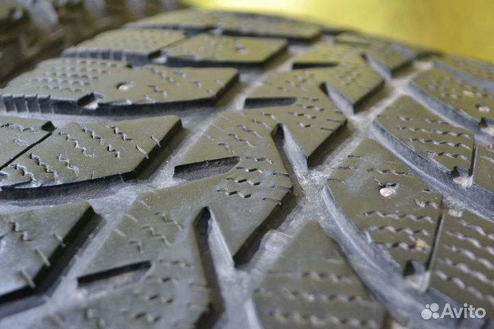 Bridgestone Ice Cruiser 5000 215/65 R16