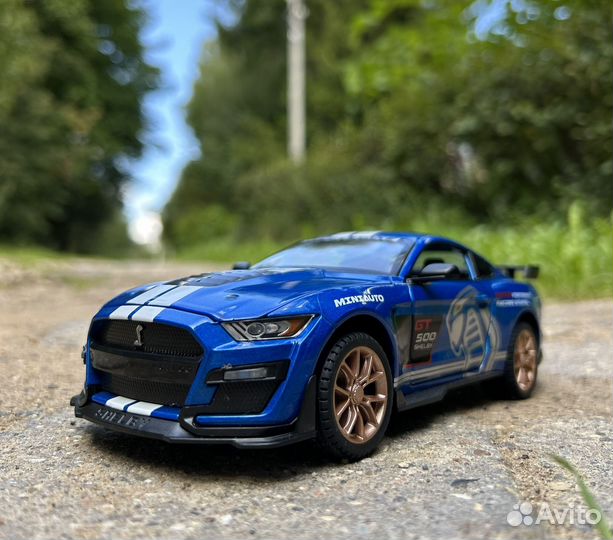 Модель машинки Ford Mustang Shelby GT 500