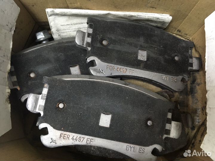 Volkswagen multivan t5 колодки 7H0698451