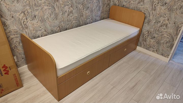 Кровать 200 на 80 с матрасом