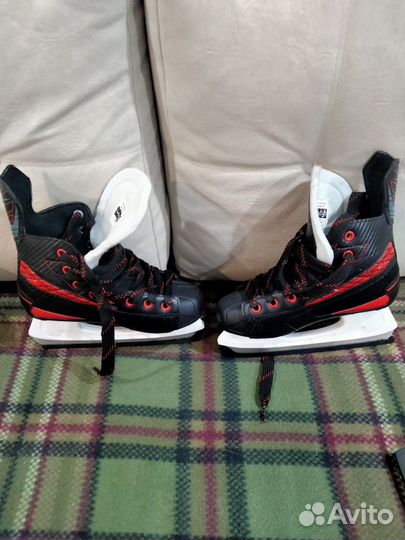 Коньки хоккейные