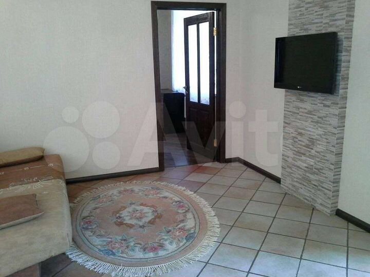 2-к. квартира, 50 м², 1/6 эт.