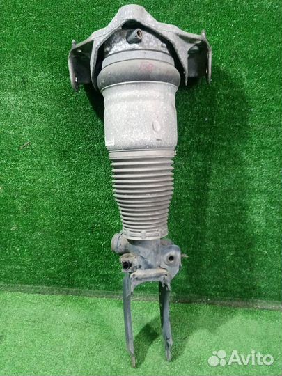 Стойка подвески передняя правая Porsche Cayenne