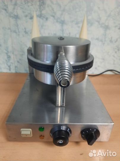 Электрическая вафельница