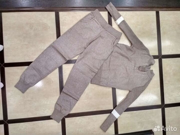 Костюм женский