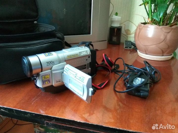 Камера JVC 700X Digital Zoom