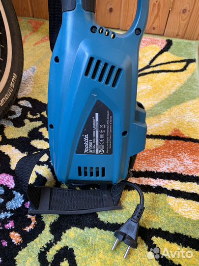 Makita UR3501. 1000Вт. Электро коса