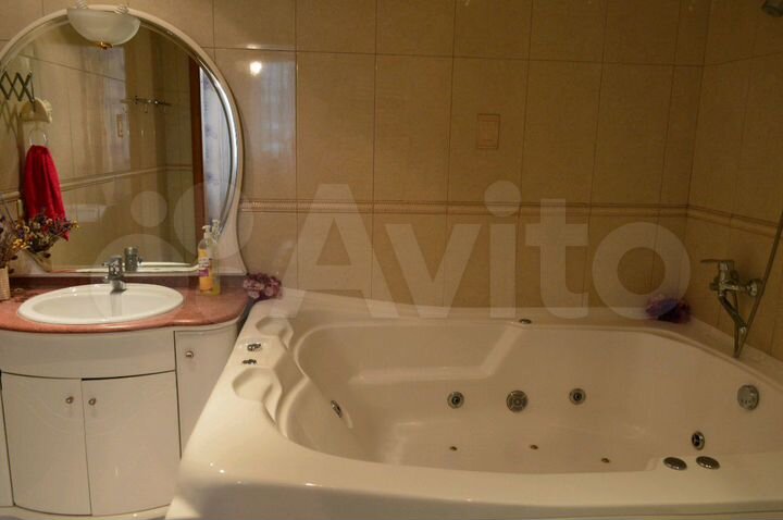 Дом 450 м² на участке 5 сот.