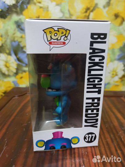 Funko pop fnaf blacklight freddy