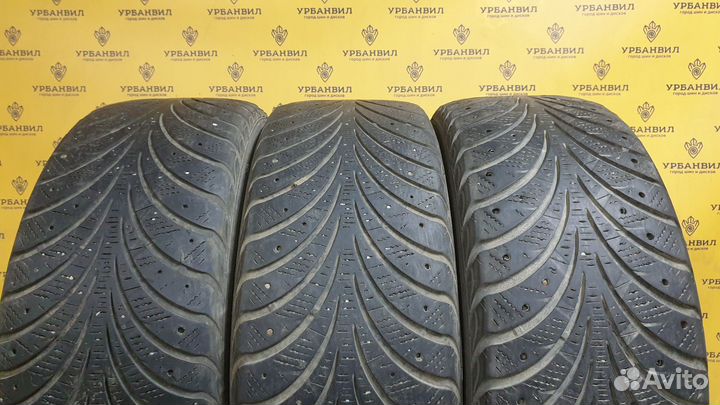 Goodyear UltraGrip Extreme 215/55 R17 94T