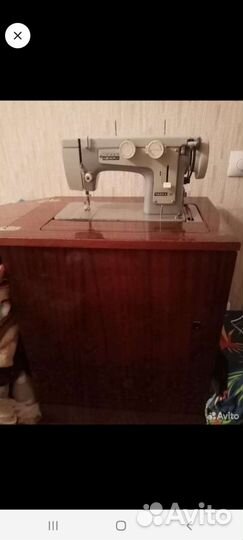 Швейная машина Чайка 3
