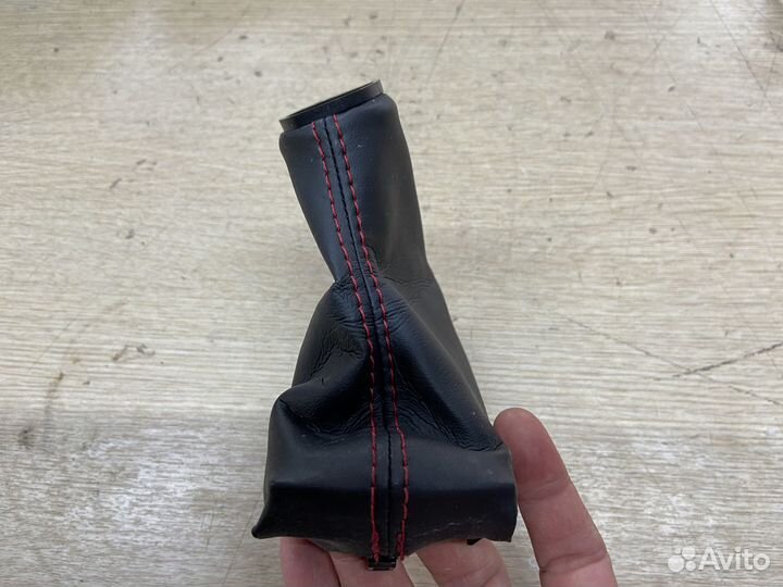 Кожух селектора передач GR-Sport Toyota Camry 75