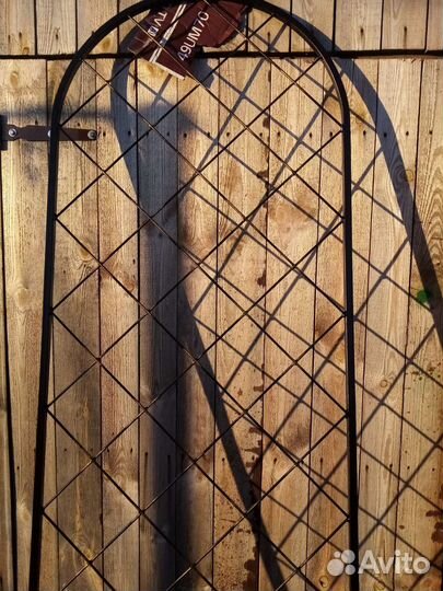 Шпалера металлическая для вьющихся растений