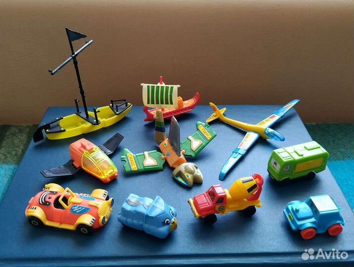 Продаются Игрушки из киндер-сюрприза начало 1990 г