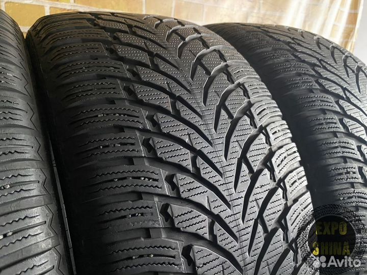 Nokian Tyres WR SUV 4 275/40 R21 107V