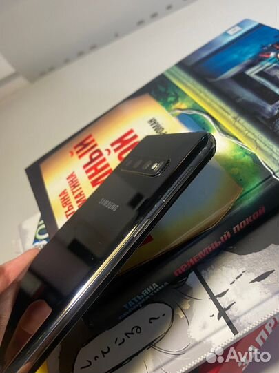 Samsung Galaxy S10, 6/128 ГБ