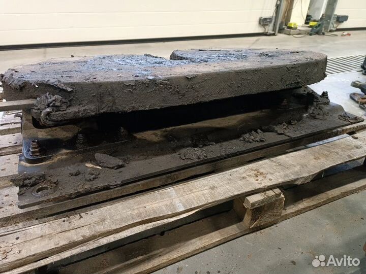 Устройство седельно-сцепное в сборе с монтажной