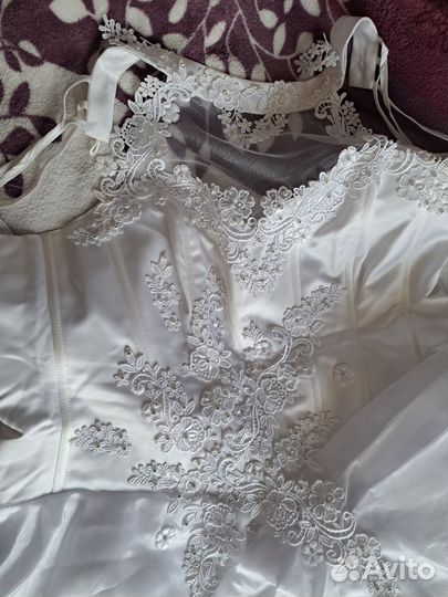 Свадебное платье