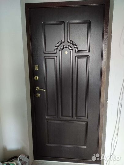 Дверь входная металлическая