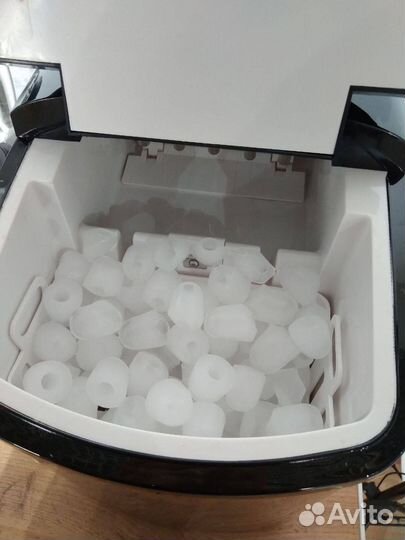 Льдогенератор Hurakan HKN-IMF 12M