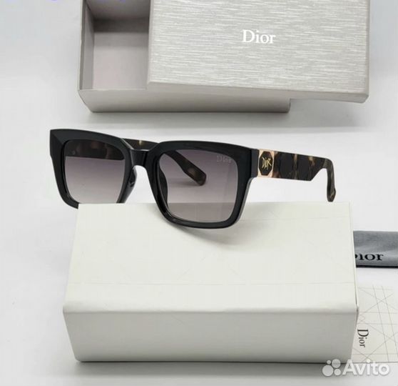 Солнцезащитные очки женские брендовые