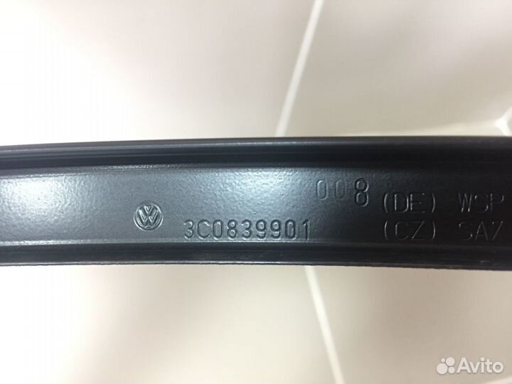 Накладка рамки задней левой двери VW Passat B6