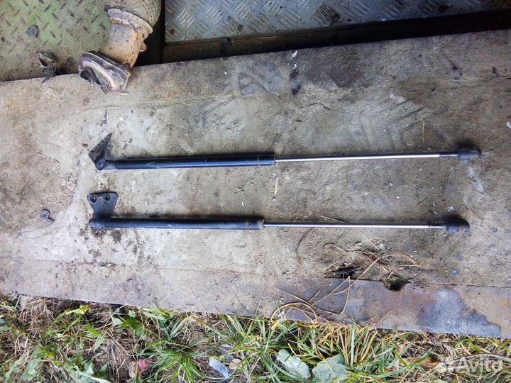 Амортизаторы крышки багажника форд фокус 2 универс