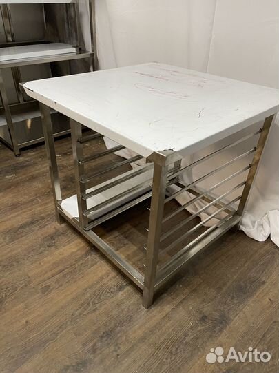 Подставка под пароконвектомат