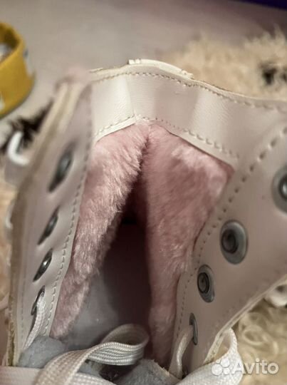 Коньки фигурные 30 размер с мехом