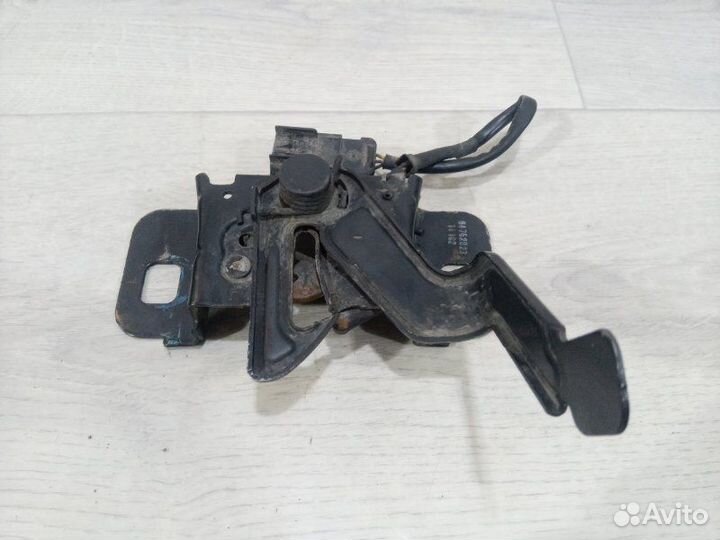 Замок капота Chevrolet Cobalt седан B15D2 2014