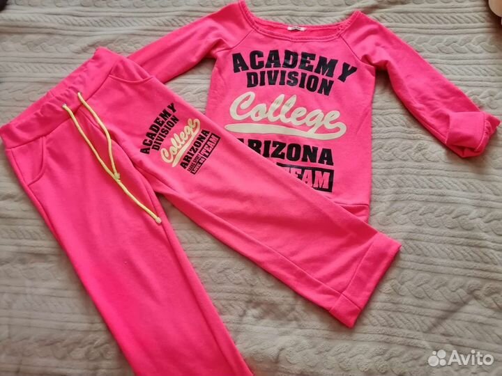 Спортивный костюм женский