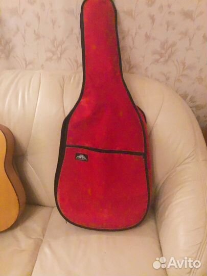 Классическая гитара бу и чехол