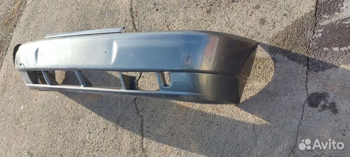 Бампер ваз 2110 с одной трещеной б/у