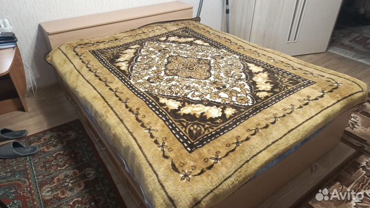 Кровать с матрасом бу