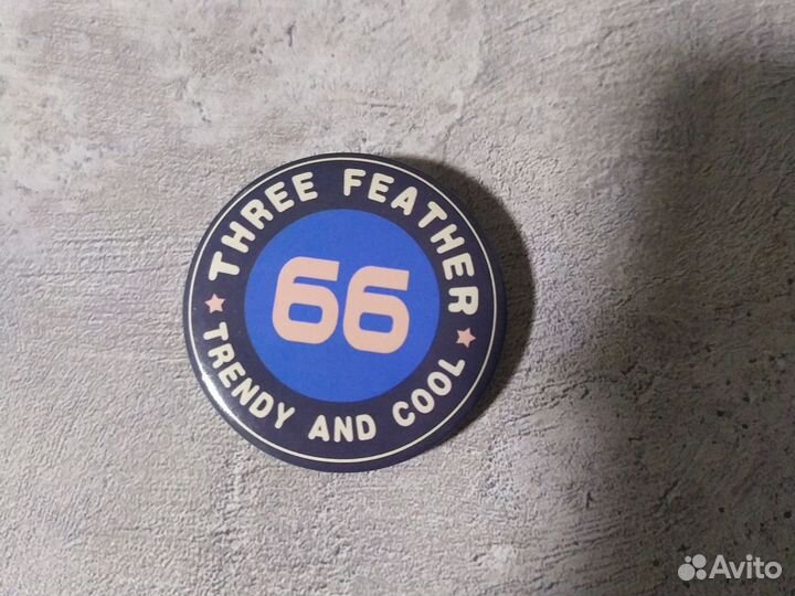 Значок пластмассовый