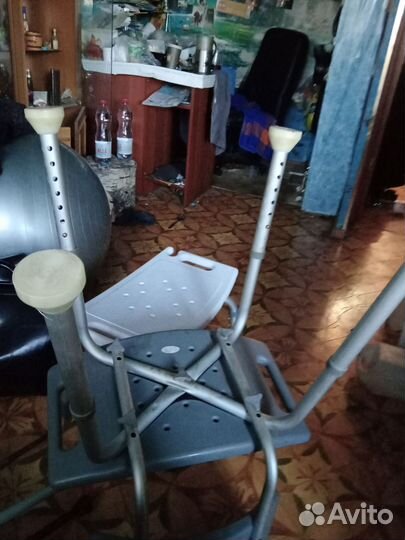 Кресло для пожилых в дущевую